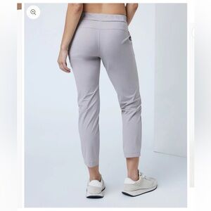 Vuori Women's Miles Ankle Pant Soft Pewter Small